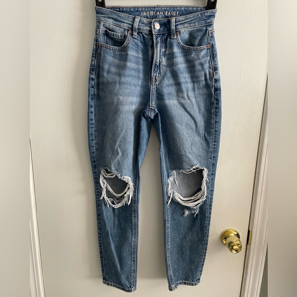American Eagle Outfitters mom jeans